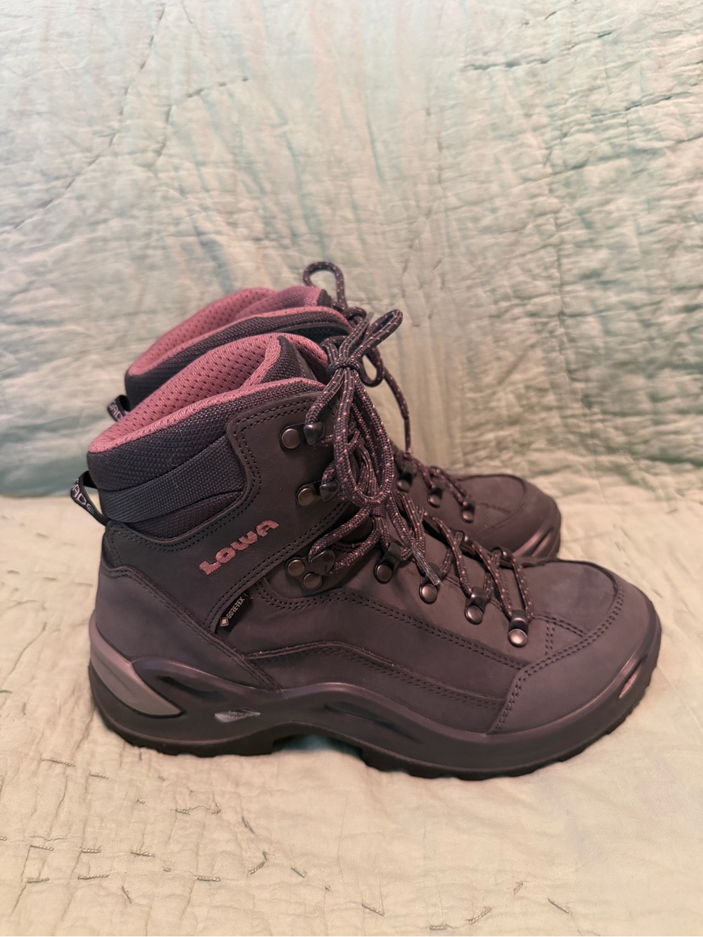 Lowa Renegade GTX Mid hiking boot - Picture 2 of 6